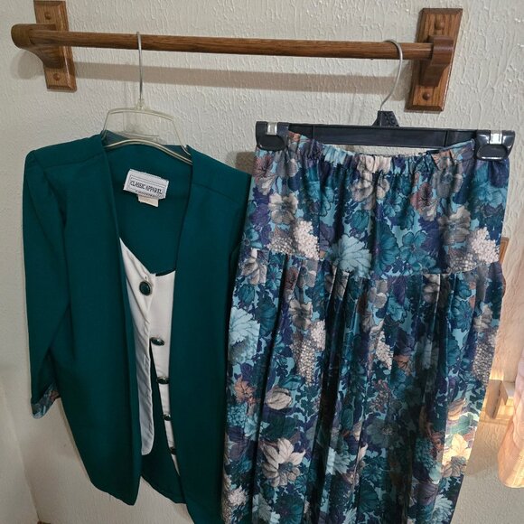 A dressy skirt and a Top - Picture 1 of 1